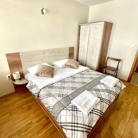 Sunny Apartment Varna Bagian luar foto
