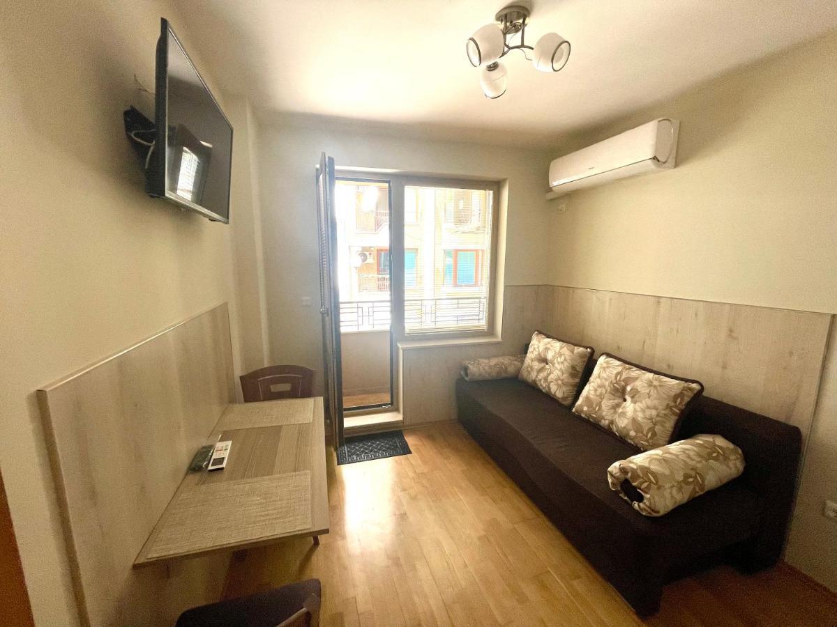 Sunny Apartment Varna Bagian luar foto